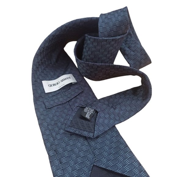 Giorgio Armani Red & Gray Striped Silk Tie – Made in Italy  GIORGIO ARMANI Gray Geometric Silk Tie ITALY 60\